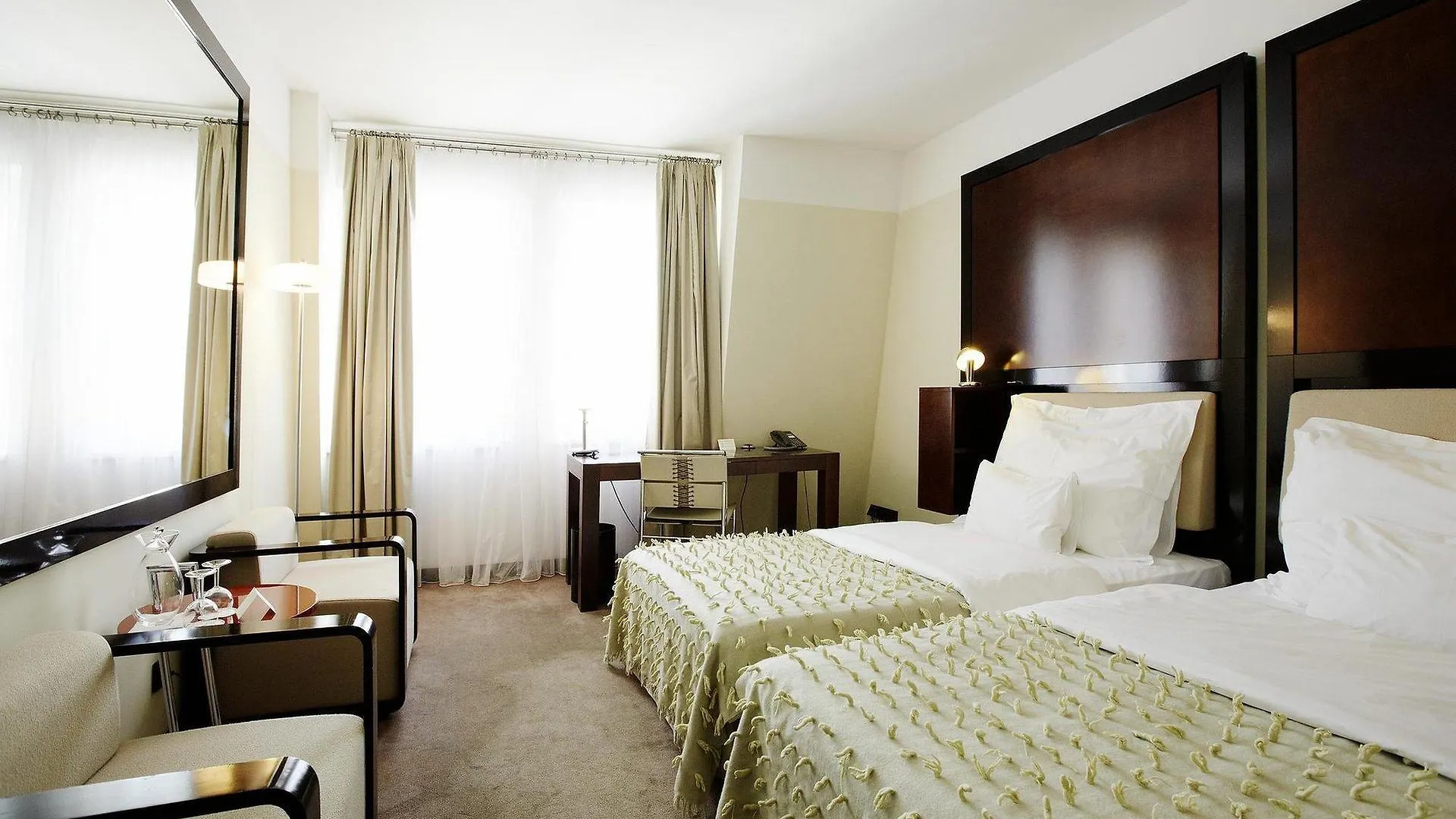 Maximilian Hotel Prag 4*,