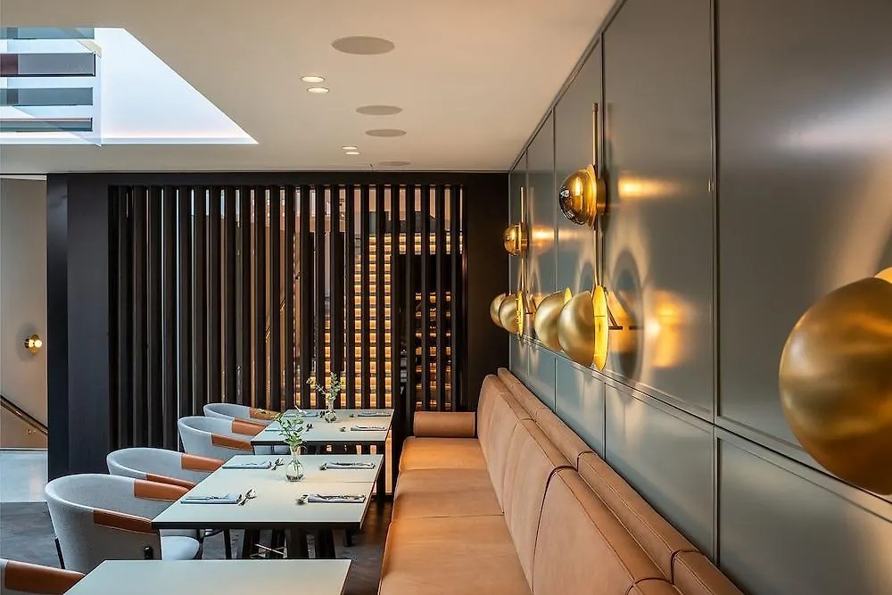 Maximilian Hotel Prague 4*,