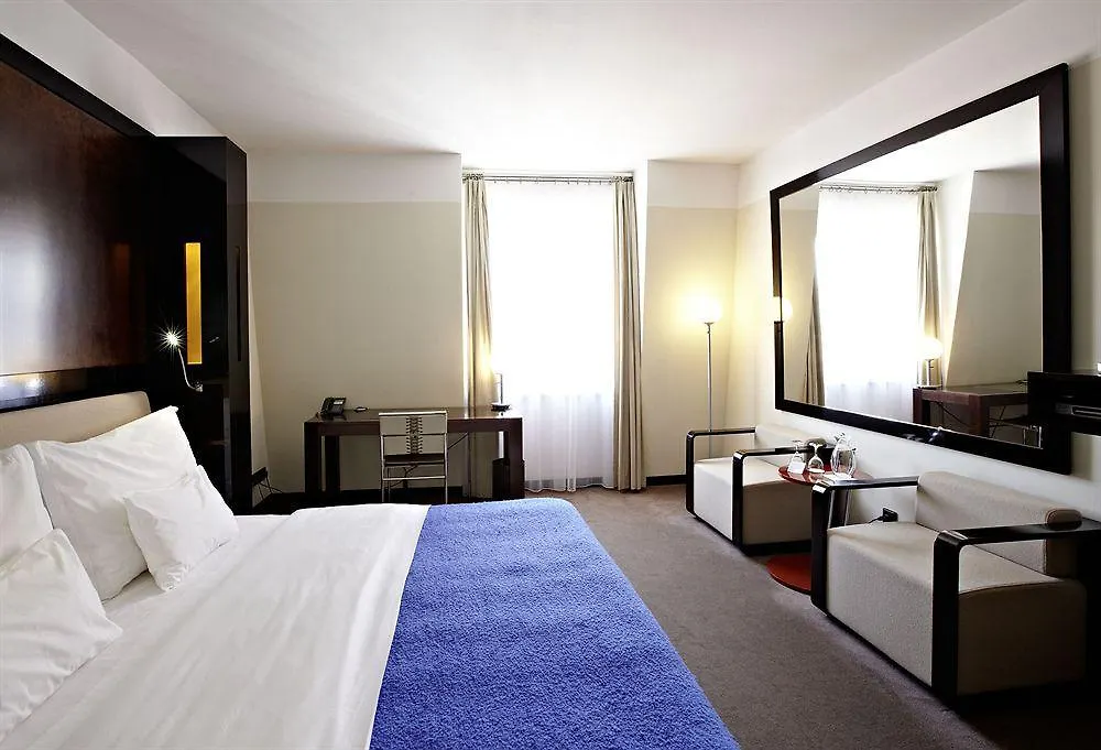 פראג Maximilian Hotel 4*,